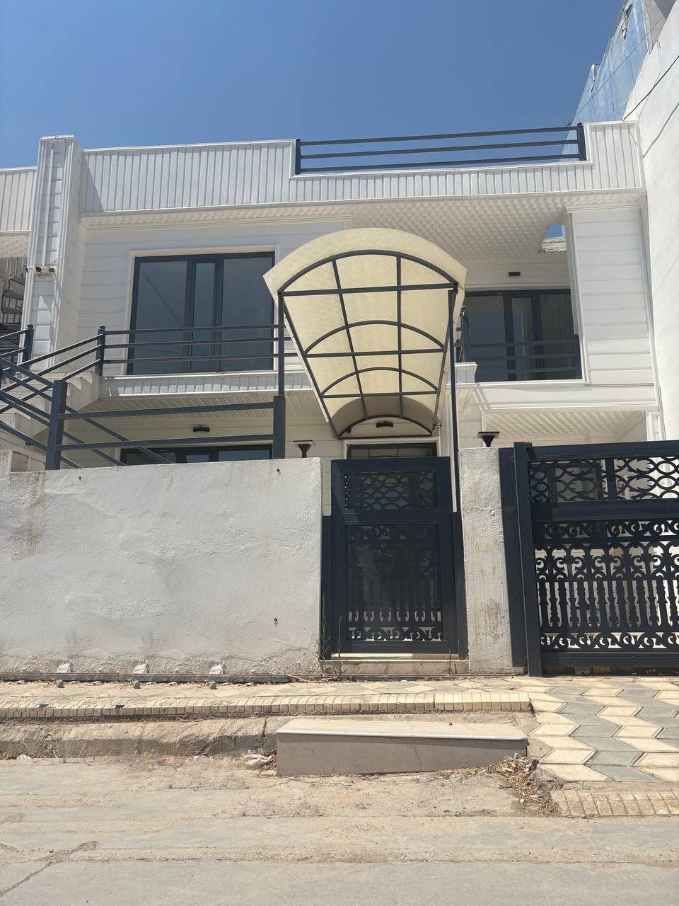 خانو لە گەڕەکی ڕوناکی